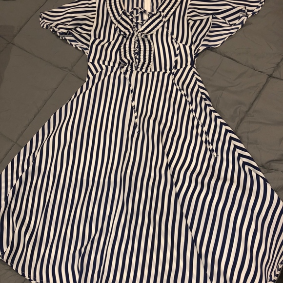 SOLD Sexy Plunging Neck Ruffle Dress - Medium - Picture 7 of 8